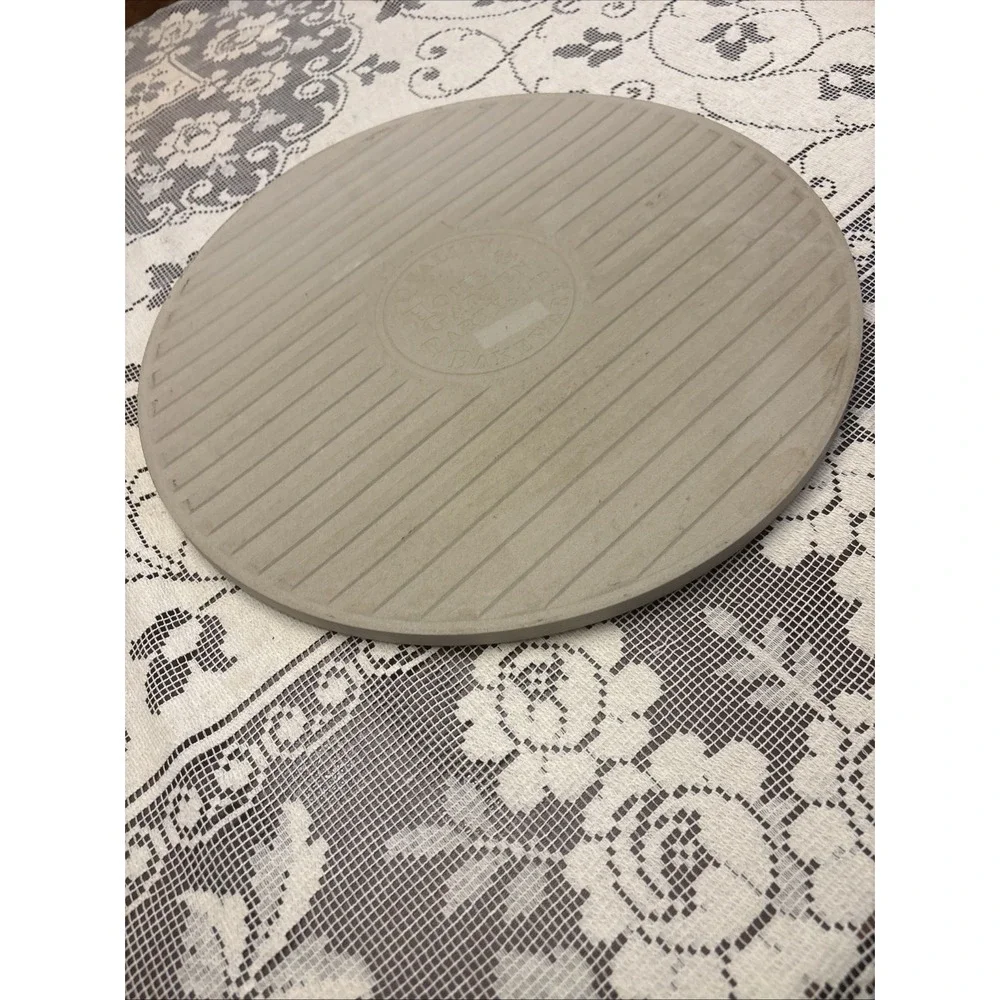 Home & Garden Party, LTD Pizza Stone 14.5 Inches Round Heavy Duty Seasoned EUC